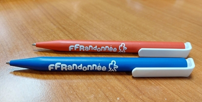 Stylo FFRandonnée rouge et bleu