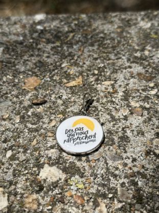 Image de Badge tirette "Des pas qui nous rapprochent" - Lot de 10